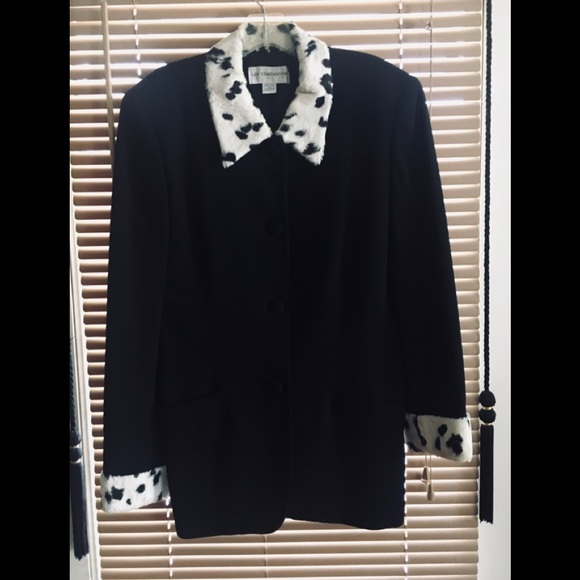 Liz Claiborne Wool Crepe and Ermine Trimmed Jacket w/ Covered Buttons - Size 10 - Picture 6 of 7